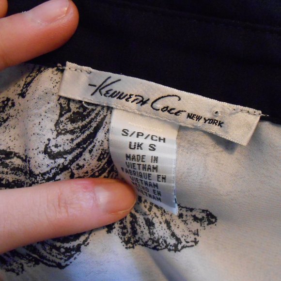 3/$10 Kenneth Cole Sheer Wrap Back Button Down S - Picture 6 of 7
